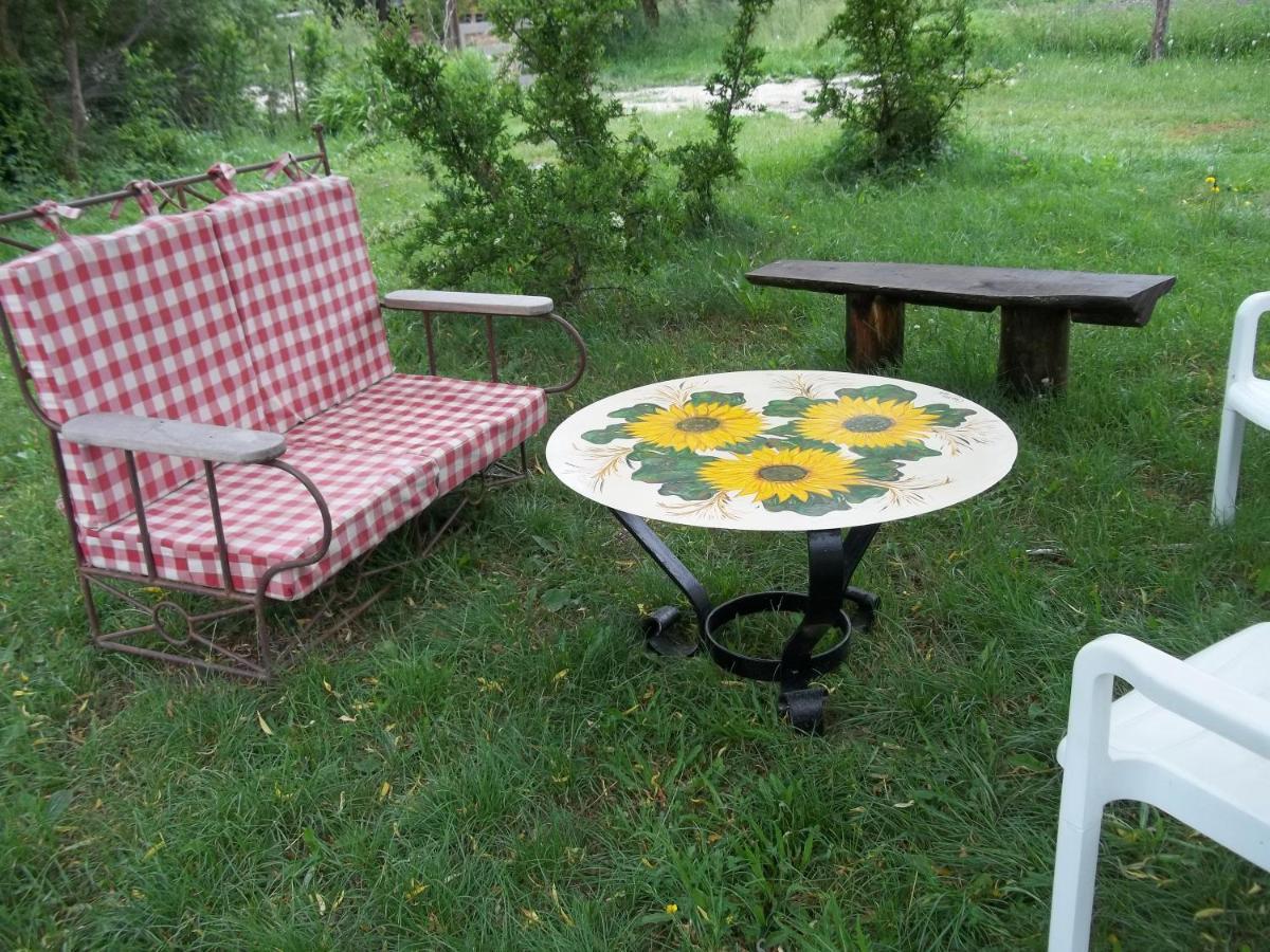 Bungalow Blieux Экстерьер фото
